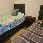 Comodo Y Amplio Departamento En Condominio Con Estacionamiento Privado